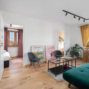 Comfortable Two-bedroom By Renters Poznań